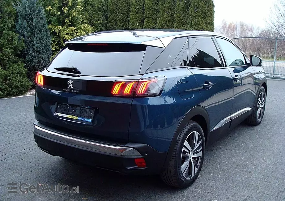 PEUGEOT 3008 Hybrid 225 e-EAT8 Allure