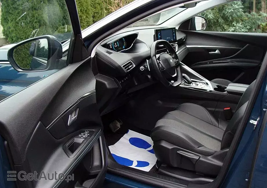 PEUGEOT 3008 Hybrid 225 e-EAT8 Allure