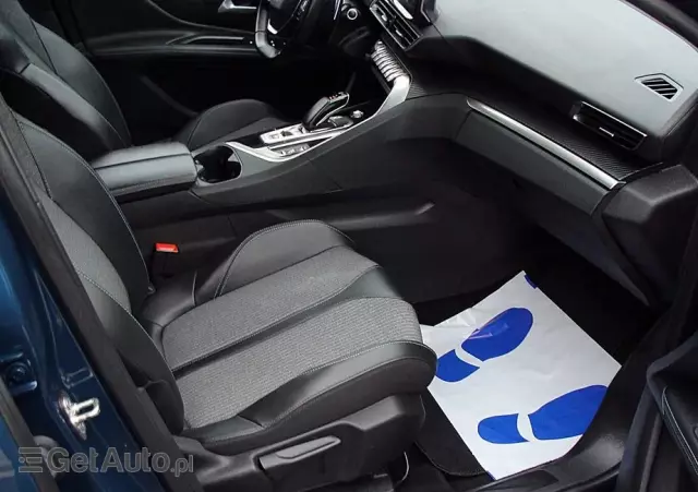 PEUGEOT 3008 Hybrid 225 e-EAT8 Allure