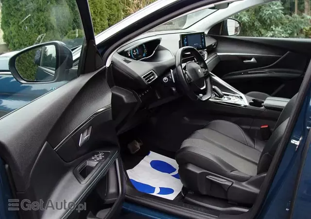 PEUGEOT 3008 Hybrid 225 e-EAT8 Allure