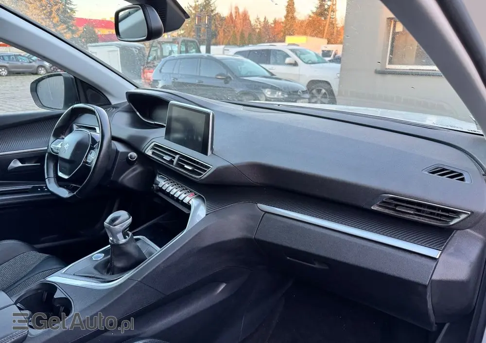 PEUGEOT 3008 PureTech 130 Stop & Start Active