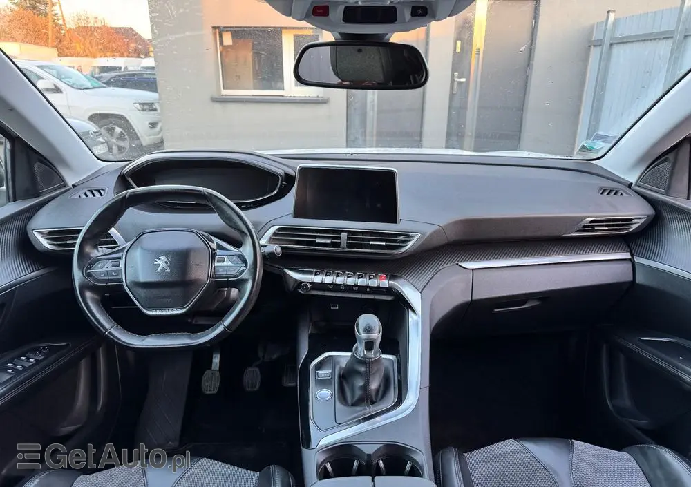 PEUGEOT 3008 PureTech 130 Stop & Start Active