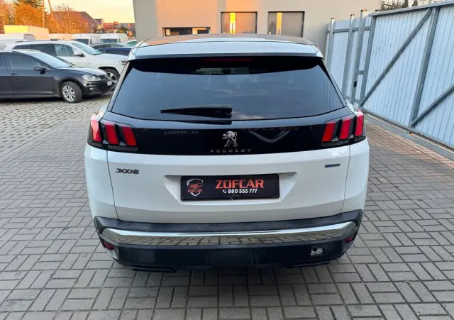 PEUGEOT 3008 PureTech 130 Stop & Start Active