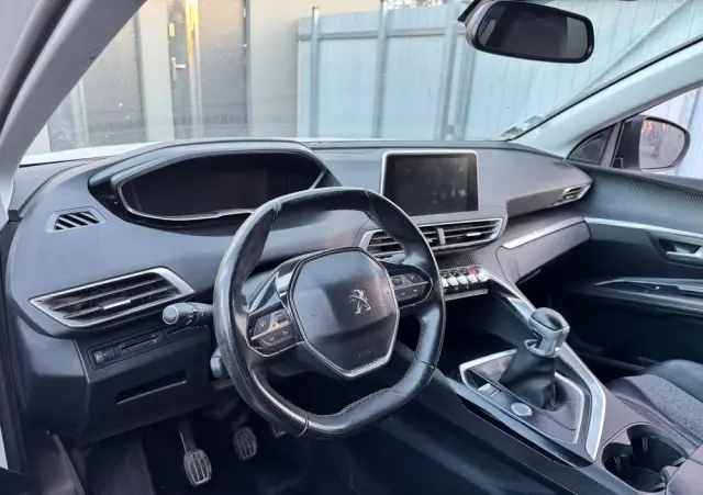 PEUGEOT 3008 PureTech 130 Stop & Start Active