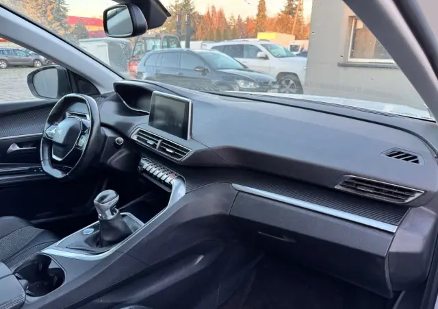 PEUGEOT 3008 PureTech 130 Stop & Start Active