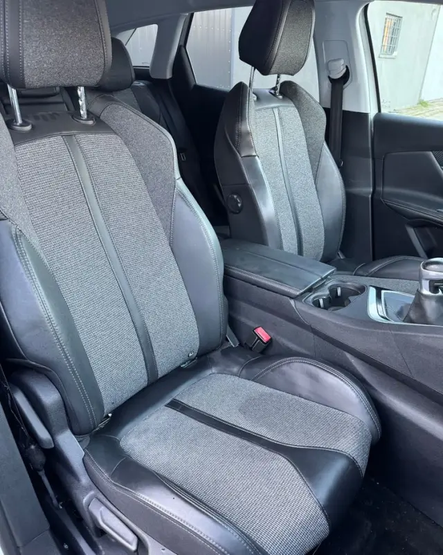 PEUGEOT 3008 PureTech 130 Stop & Start Active