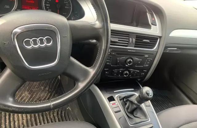 AUDI A4 