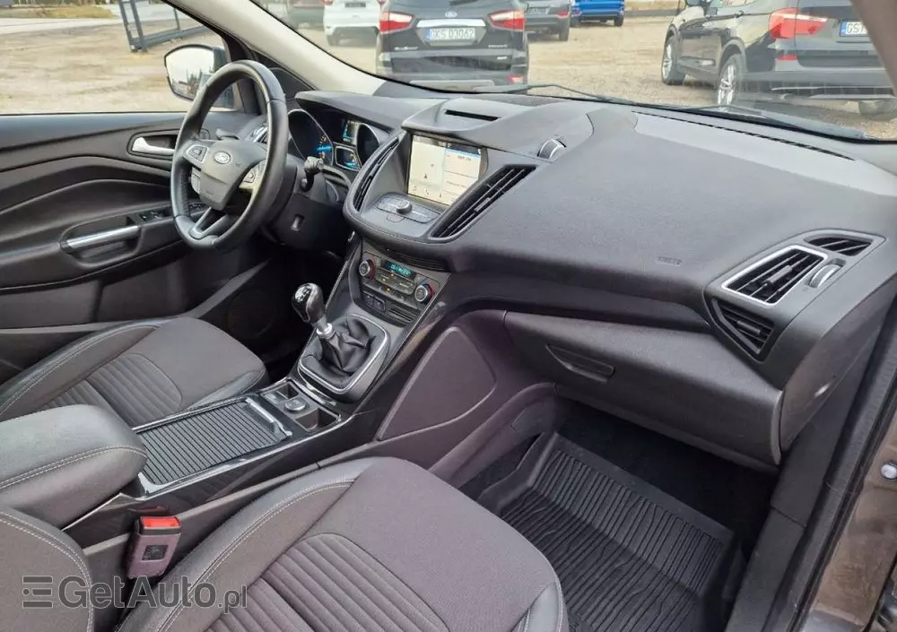 FORD Kuga 1.5 EcoBoost 2x4 Titanium