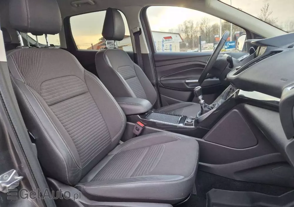 FORD Kuga 1.5 EcoBoost 2x4 Titanium
