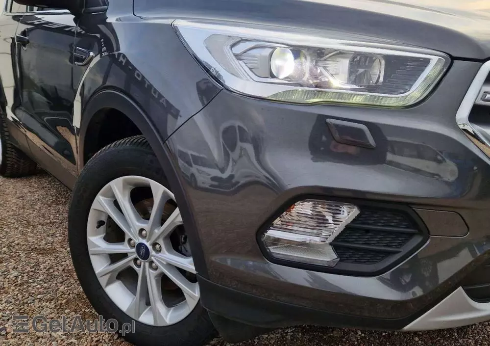 FORD Kuga 1.5 EcoBoost 2x4 Titanium