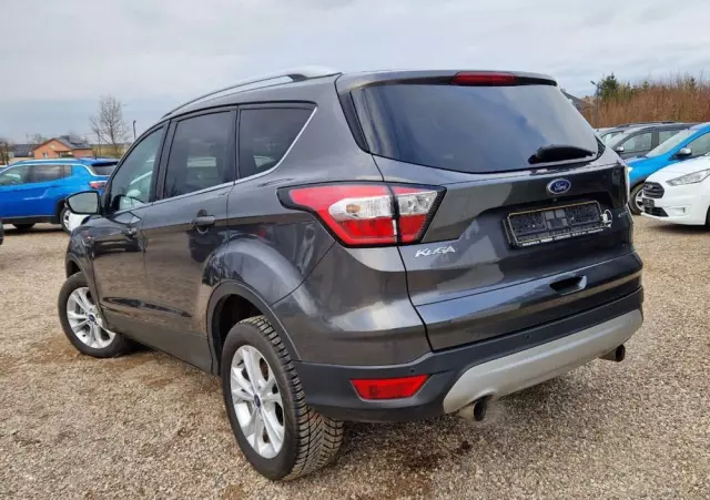 FORD Kuga 1.5 EcoBoost 2x4 Titanium
