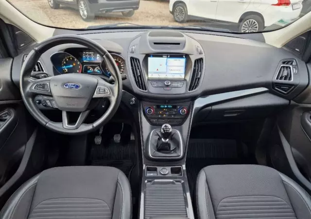 FORD Kuga 1.5 EcoBoost 2x4 Titanium