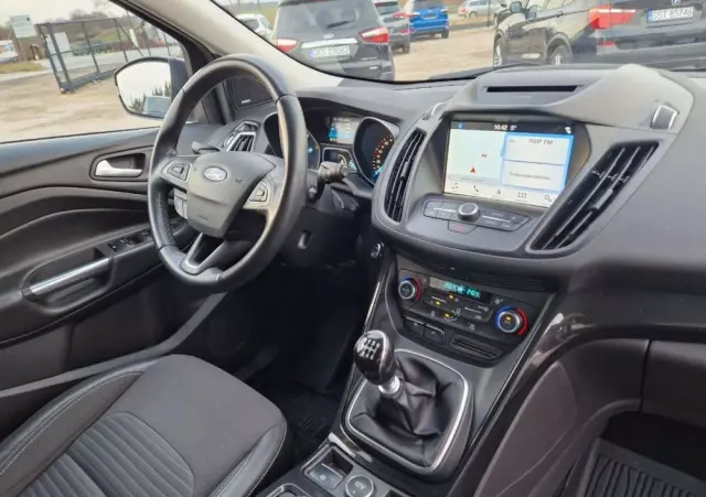 FORD Kuga 1.5 EcoBoost 2x4 Titanium