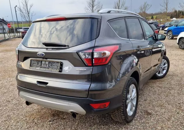 FORD Kuga 1.5 EcoBoost 2x4 Titanium