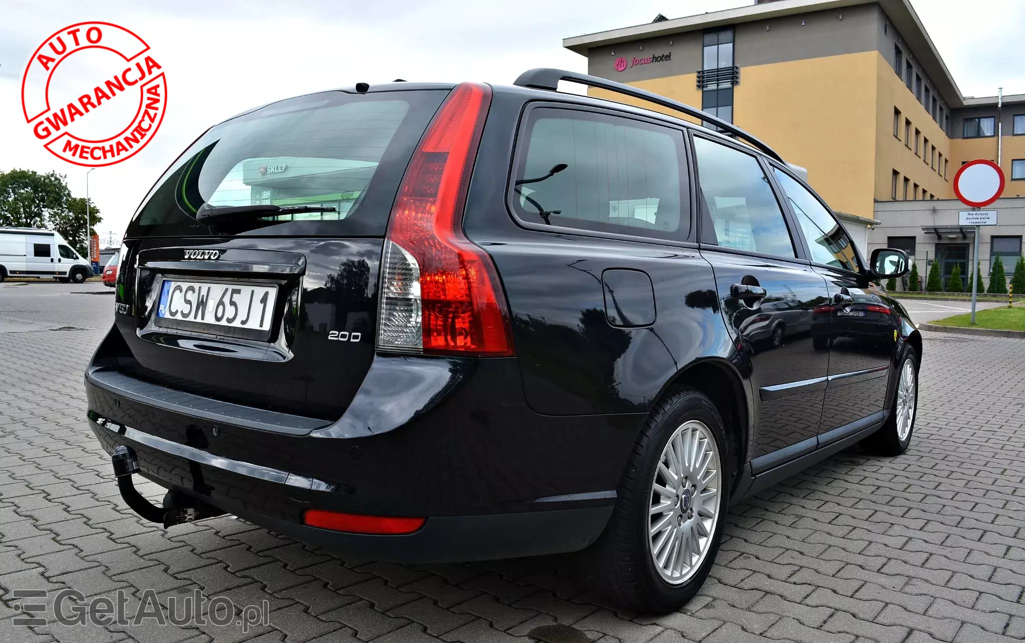 VOLVO V50 