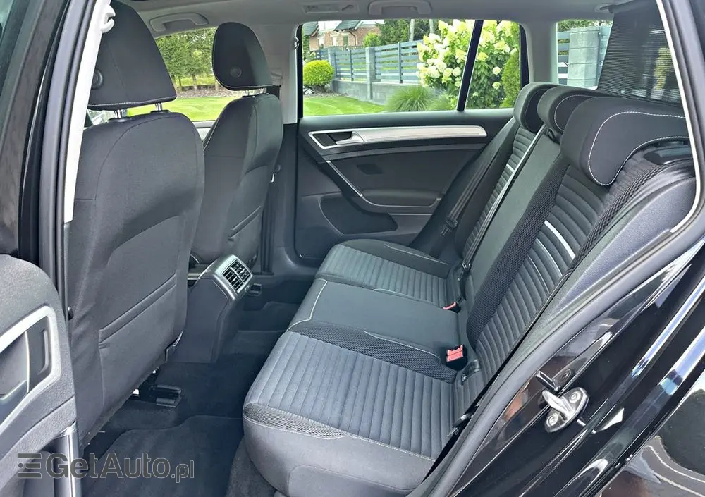 VOLKSWAGEN Golf Variant 2.0 TDI 4Motion BlueMotion Technology Cup