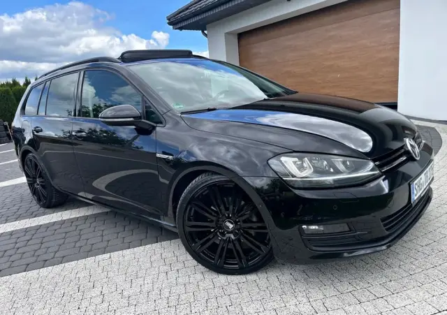 VOLKSWAGEN Golf Variant 2.0 TDI 4Motion BlueMotion Technology Cup
