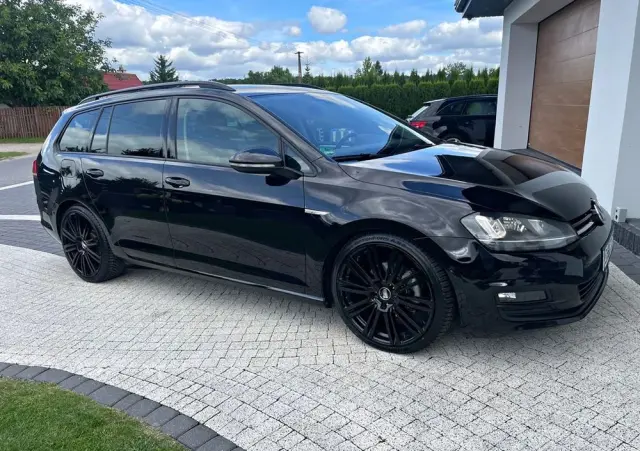 VOLKSWAGEN Golf Variant 2.0 TDI 4Motion BlueMotion Technology Cup
