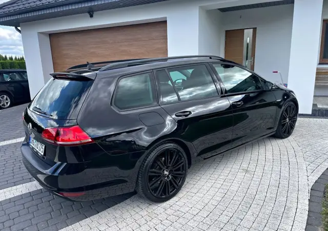 VOLKSWAGEN Golf Variant 2.0 TDI 4Motion BlueMotion Technology Cup