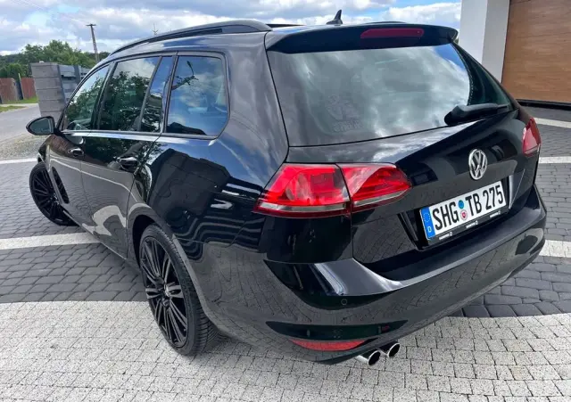 VOLKSWAGEN Golf Variant 2.0 TDI 4Motion BlueMotion Technology Cup