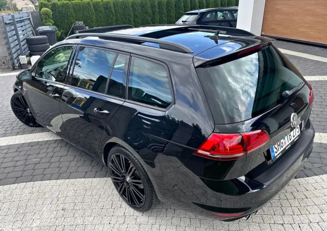 VOLKSWAGEN Golf Variant 2.0 TDI 4Motion BlueMotion Technology Cup