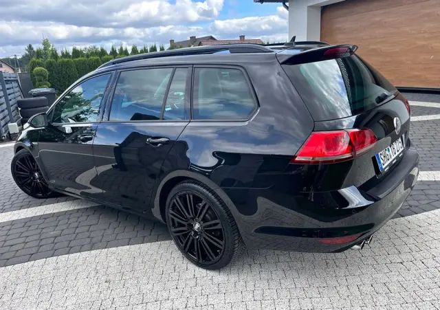 VOLKSWAGEN Golf Variant 2.0 TDI 4Motion BlueMotion Technology Cup
