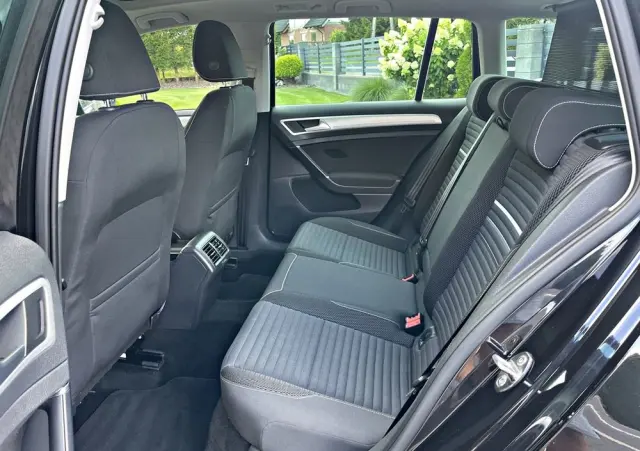 VOLKSWAGEN Golf Variant 2.0 TDI 4Motion BlueMotion Technology Cup