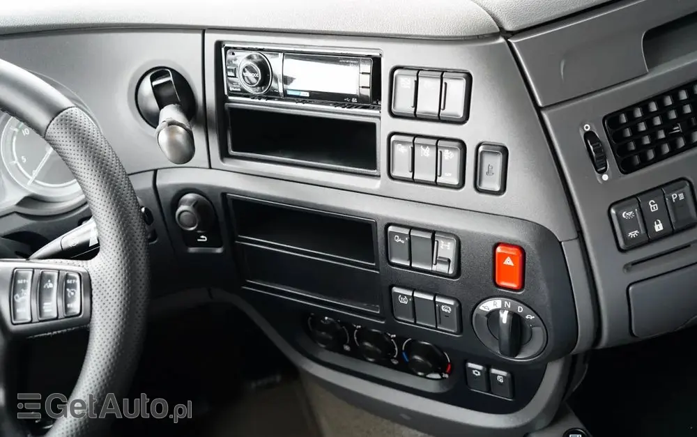 DAF XF 460 / SUPER SPACE CAB / MEGA / EURO 6 / LOW DECK 