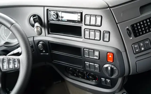 DAF XF 460 / SUPER SPACE CAB / MEGA / EURO 6 / LOW DECK 