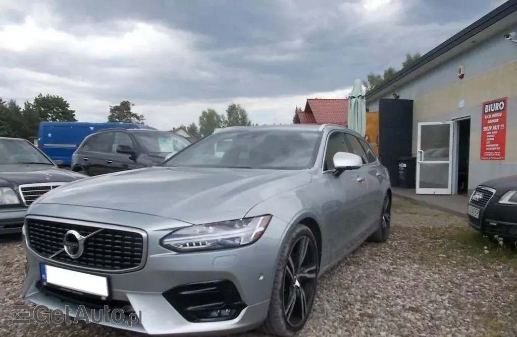 VOLVO V90 