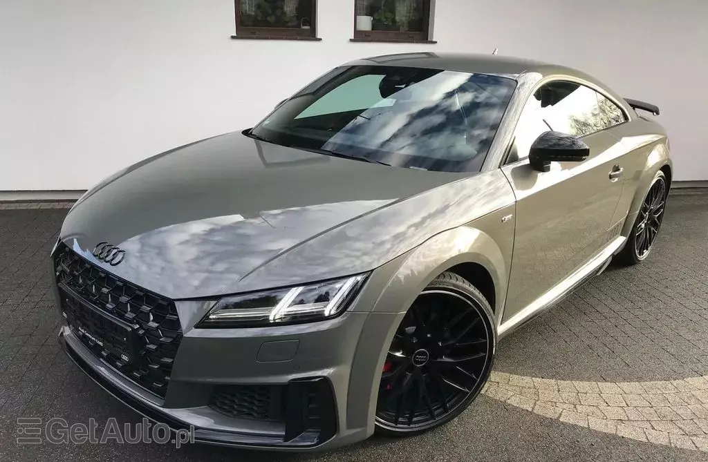 AUDI TT 