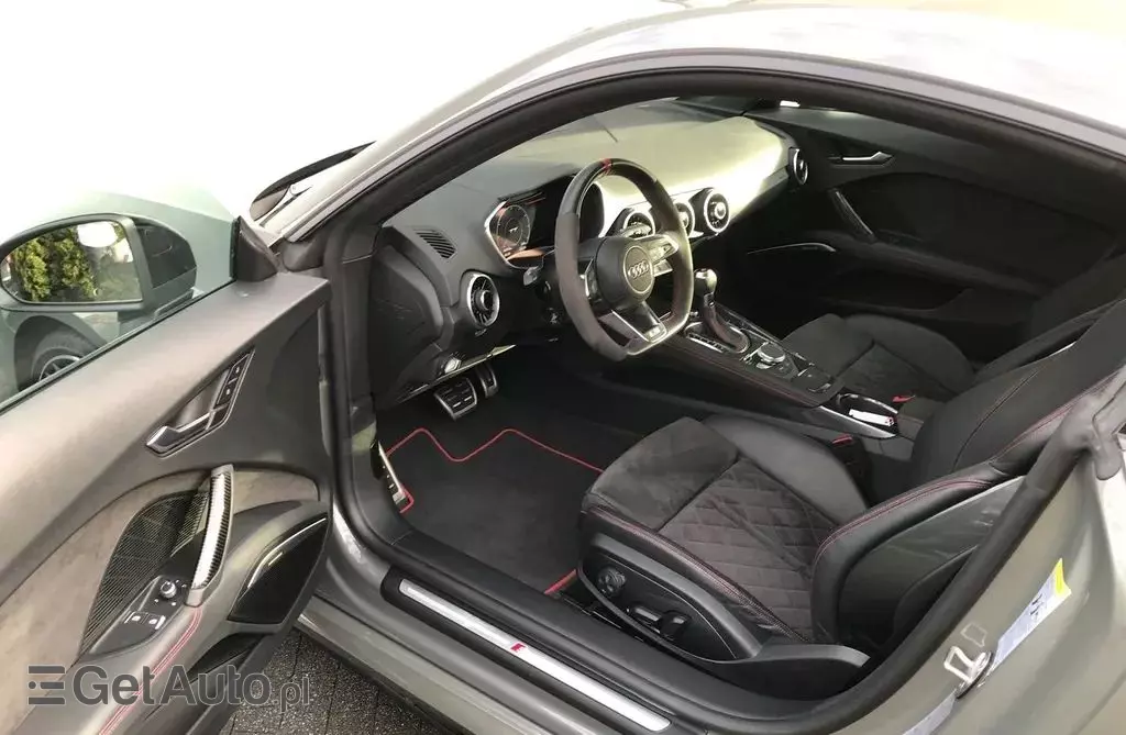 AUDI TT 