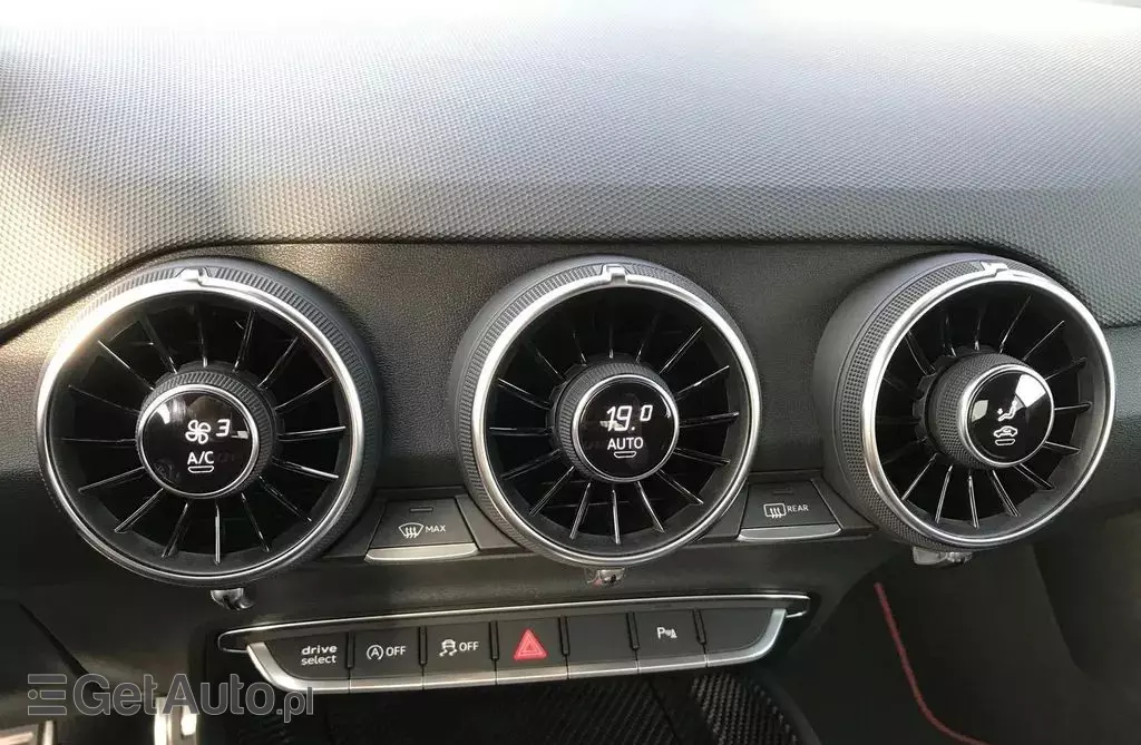 AUDI TT 