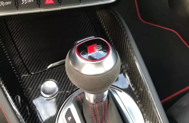 AUDI TT 