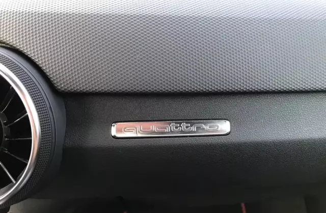 AUDI TT 