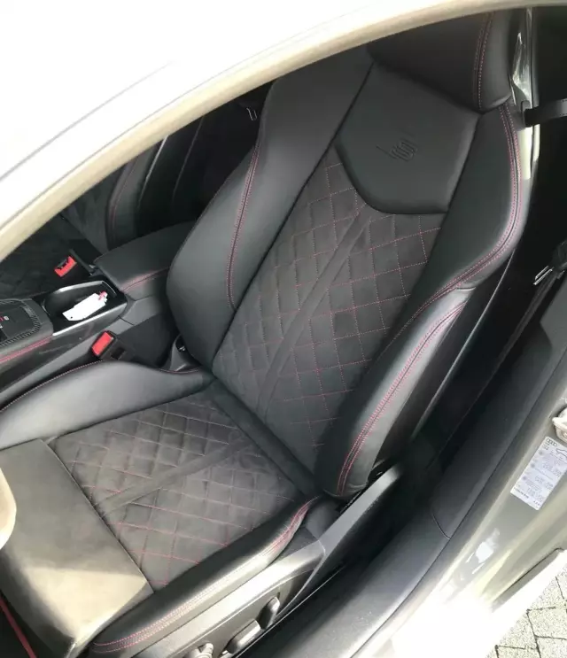 AUDI TT 