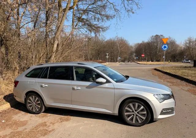 SKODA Superb 2.0 TDI SCR Style DSG