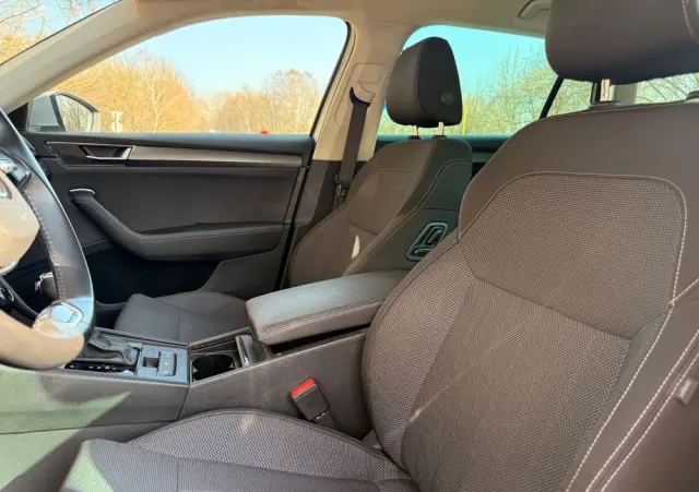 SKODA Superb 2.0 TDI SCR Style DSG