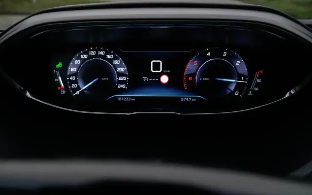 PEUGEOT 3008 BlueHDi 120 Stop & Start Style