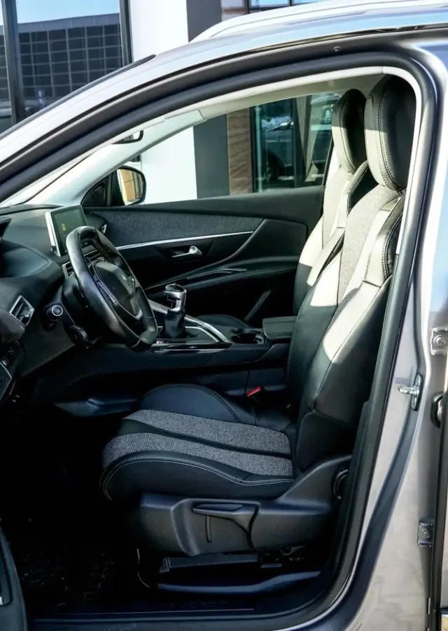 PEUGEOT 3008 BlueHDi 120 Stop & Start Style