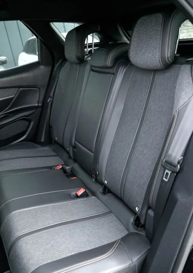 PEUGEOT 3008 BlueHDi 120 Stop & Start Style