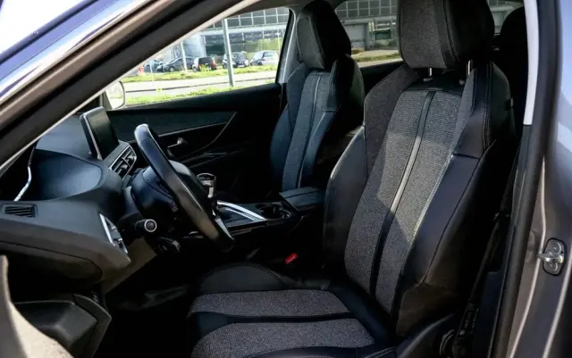 PEUGEOT 3008 BlueHDi 120 Stop & Start Style