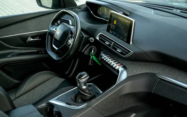 PEUGEOT 3008 BlueHDi 120 Stop & Start Style