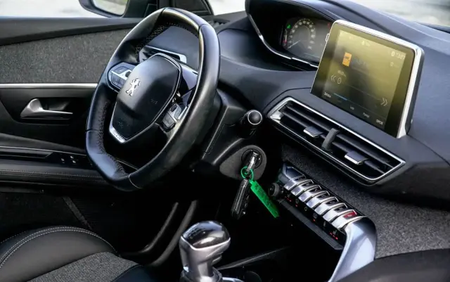 PEUGEOT 3008 BlueHDi 120 Stop & Start Style