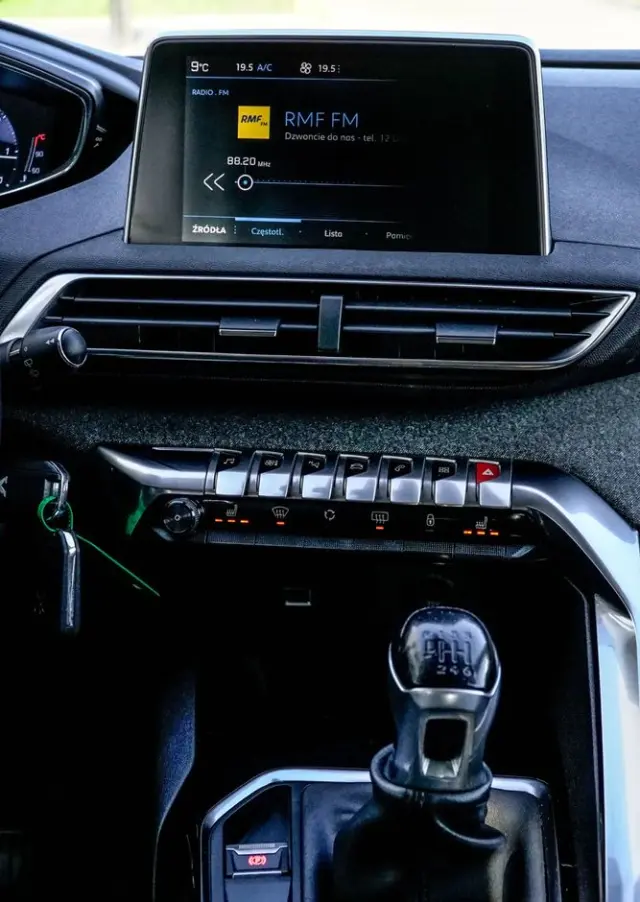 PEUGEOT 3008 BlueHDi 120 Stop & Start Style