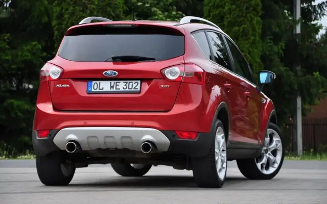 FORD Kuga 2.5 4x4 Titanium
