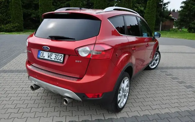 FORD Kuga 2.5 4x4 Titanium