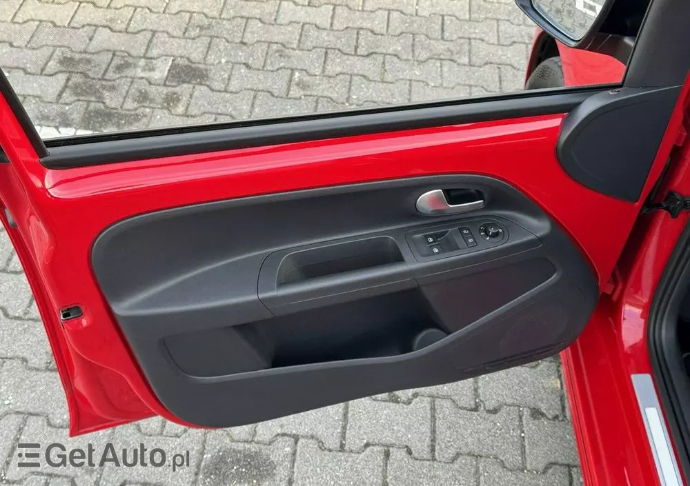 VOLKSWAGEN Up! E-up Style
