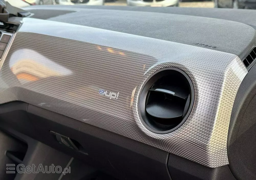 VOLKSWAGEN Up! E-up Style