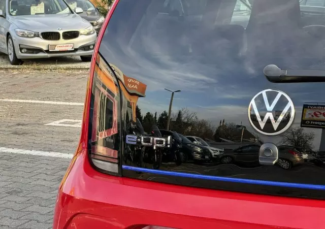 VOLKSWAGEN Up! E-up Style